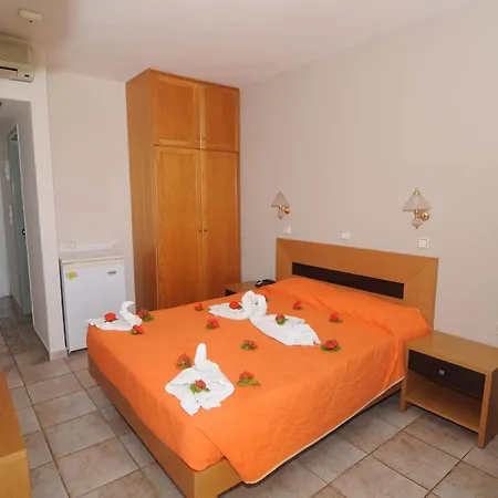 Nefeli 4*