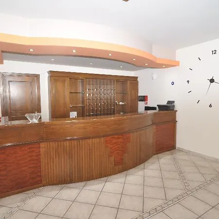Nefeli Hotel 4*